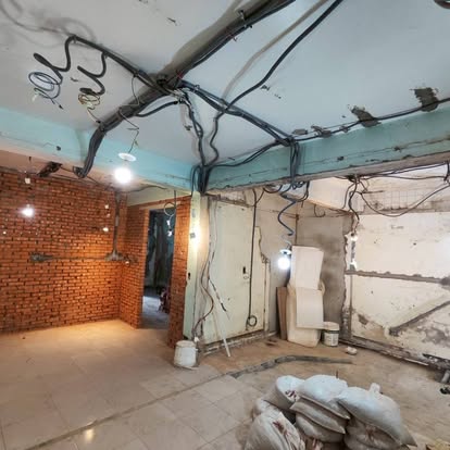 正豐施工現場：室內天花板線路配置與裝修現況